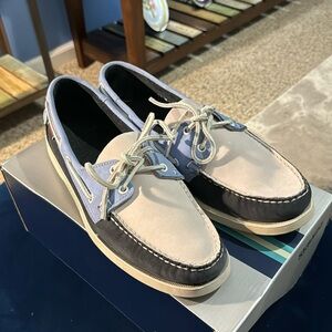 Sebago Boat Shoes Size 11 Gorgeous in box!